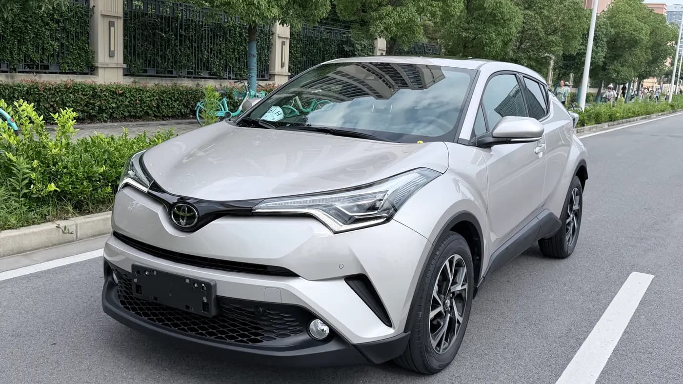 Toyota C-HR 2019 miniature 2