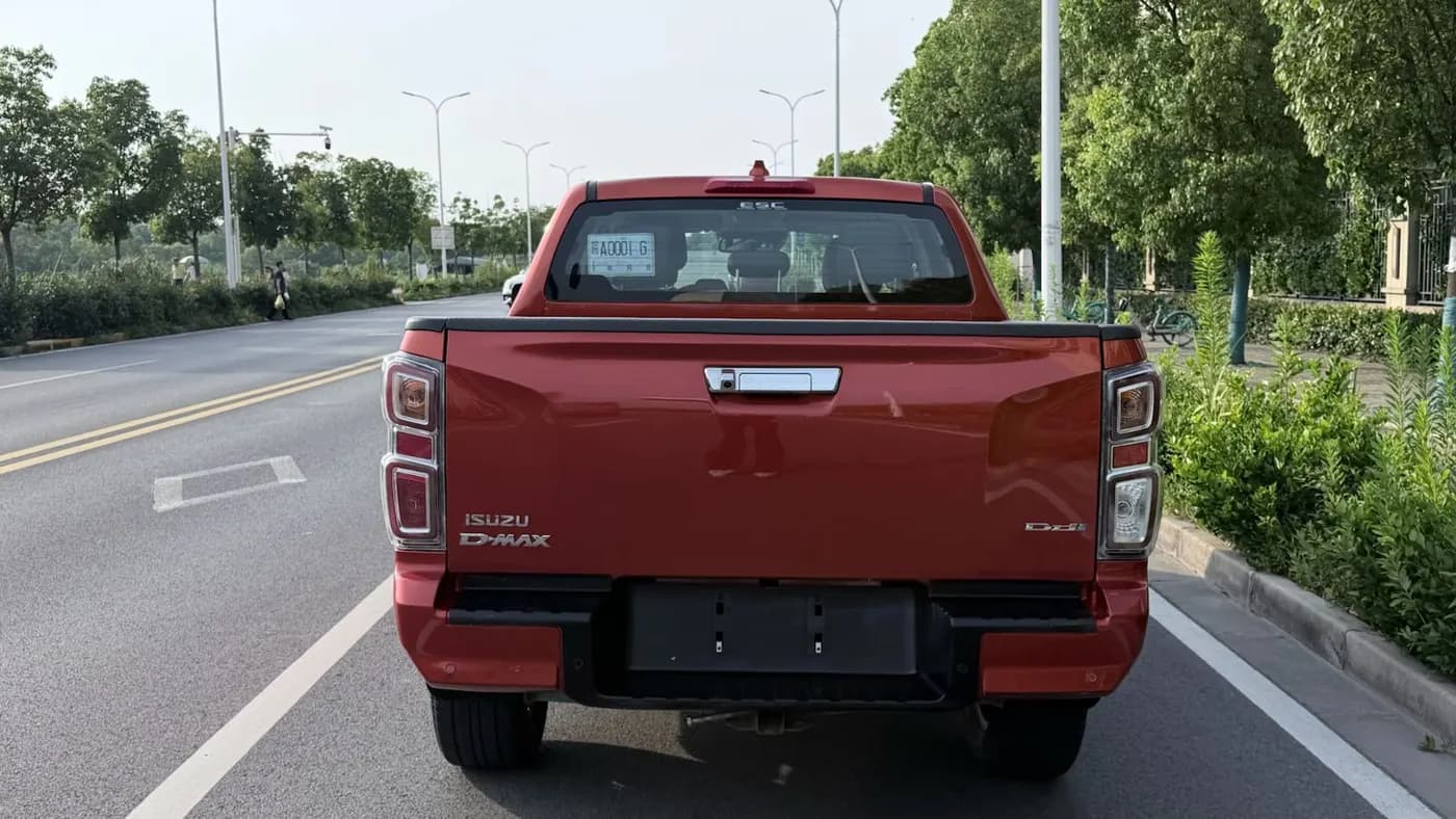 Isuzu D-MAX 2022 miniature 7