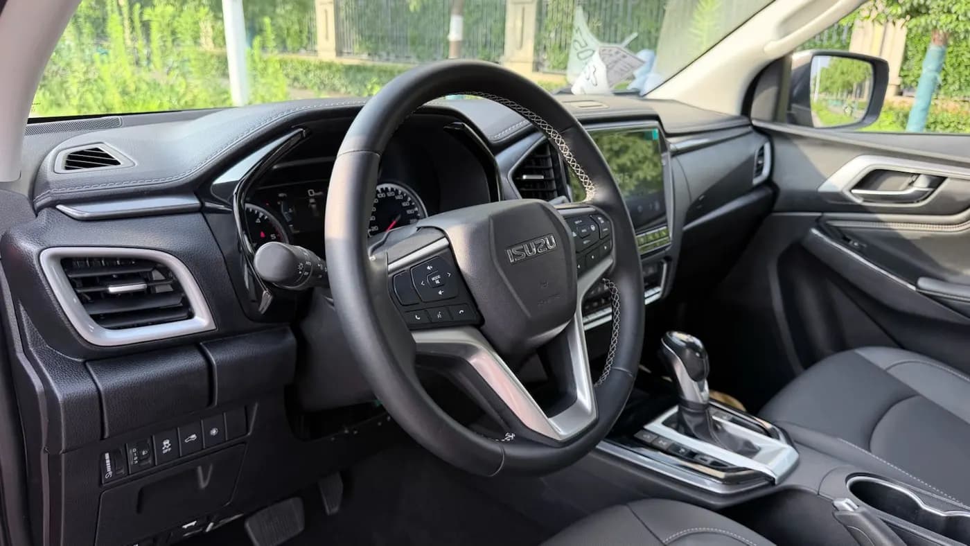Isuzu D-MAX 2022 miniature 8