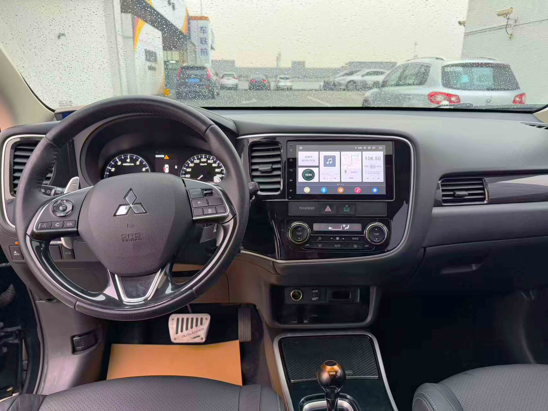 Mitsubishi OUTLANDER 2017 miniature 5