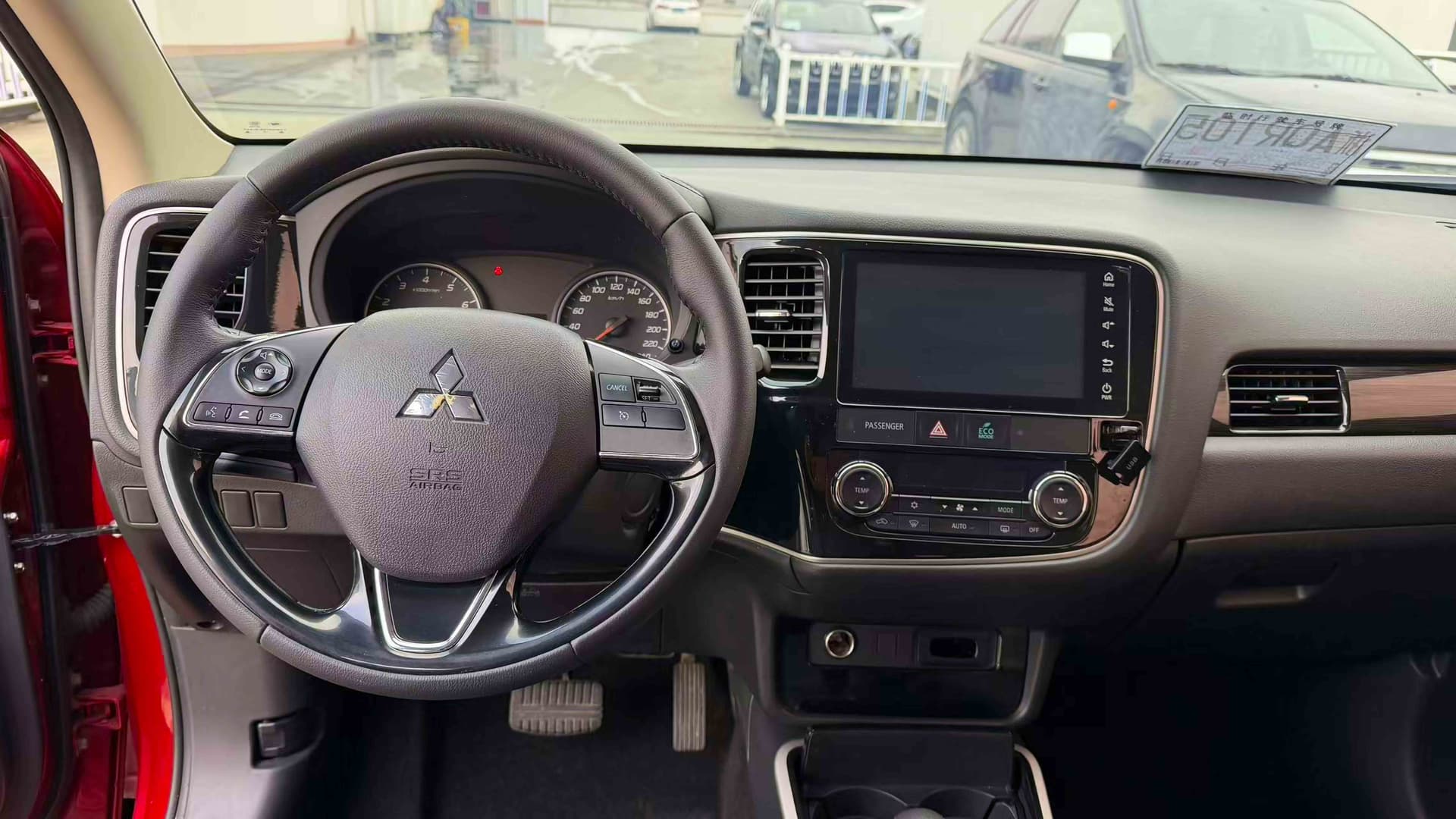 Mitsubishi OUTLANDER 2018 miniature 5