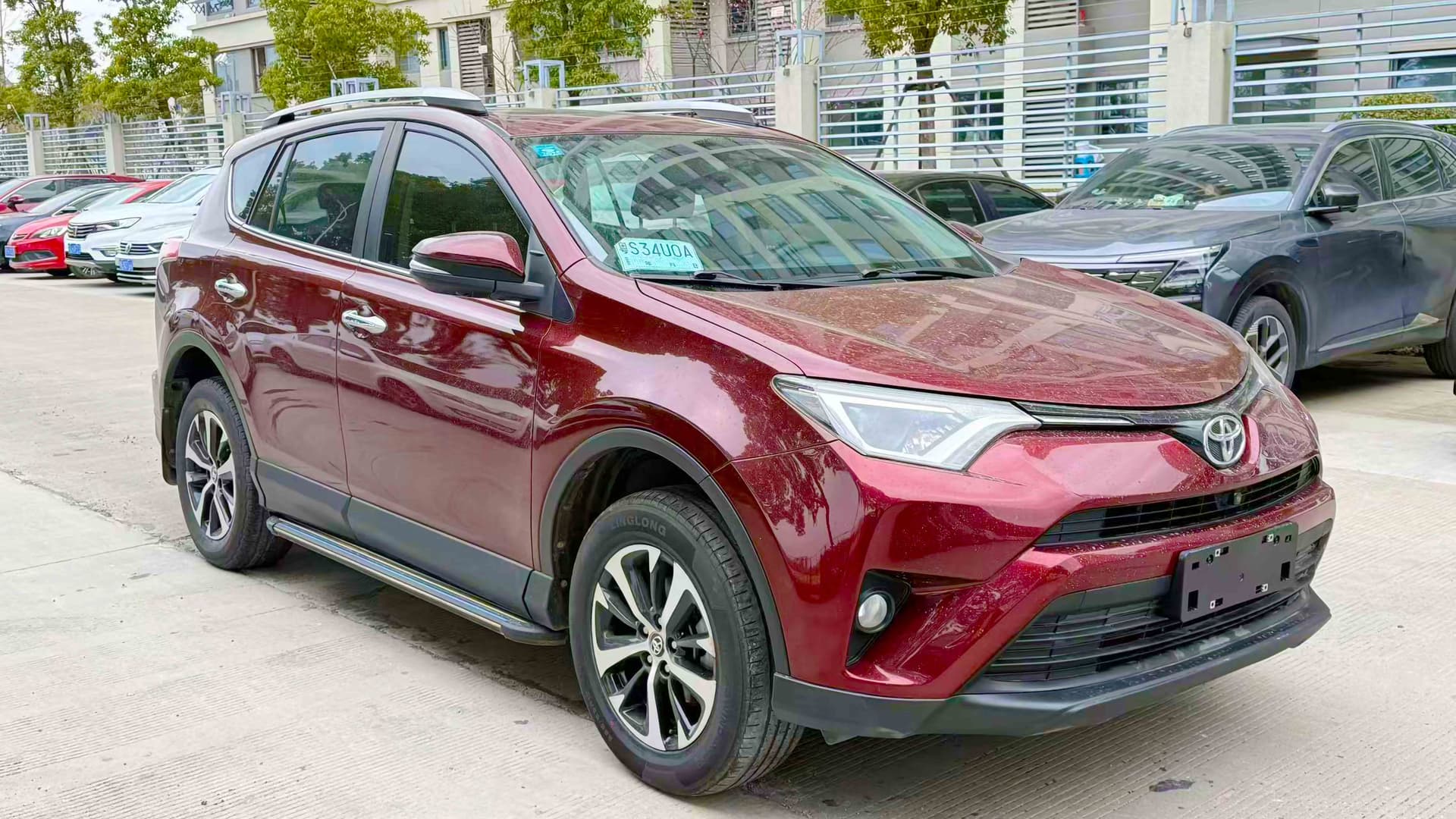 Toyota RAV4 2017 miniature 2