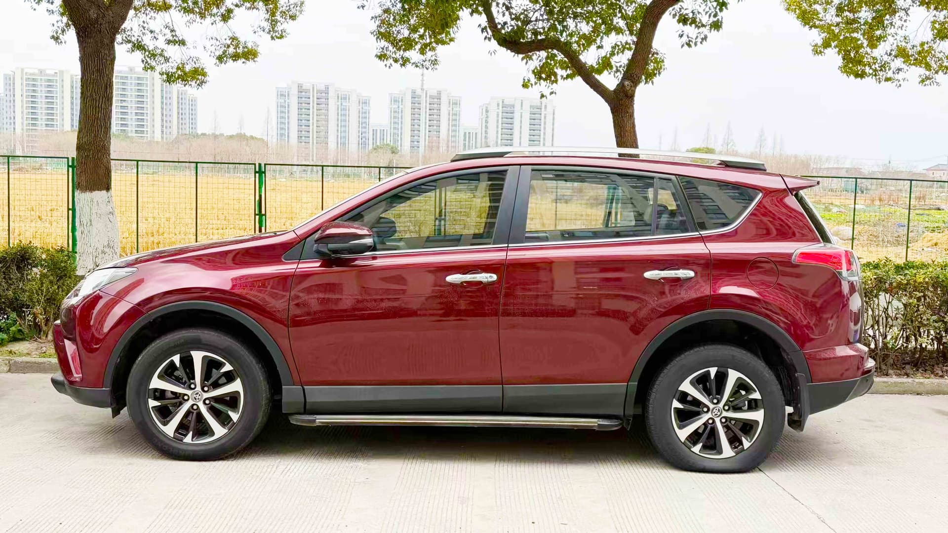 Toyota RAV4 2017 miniature 3