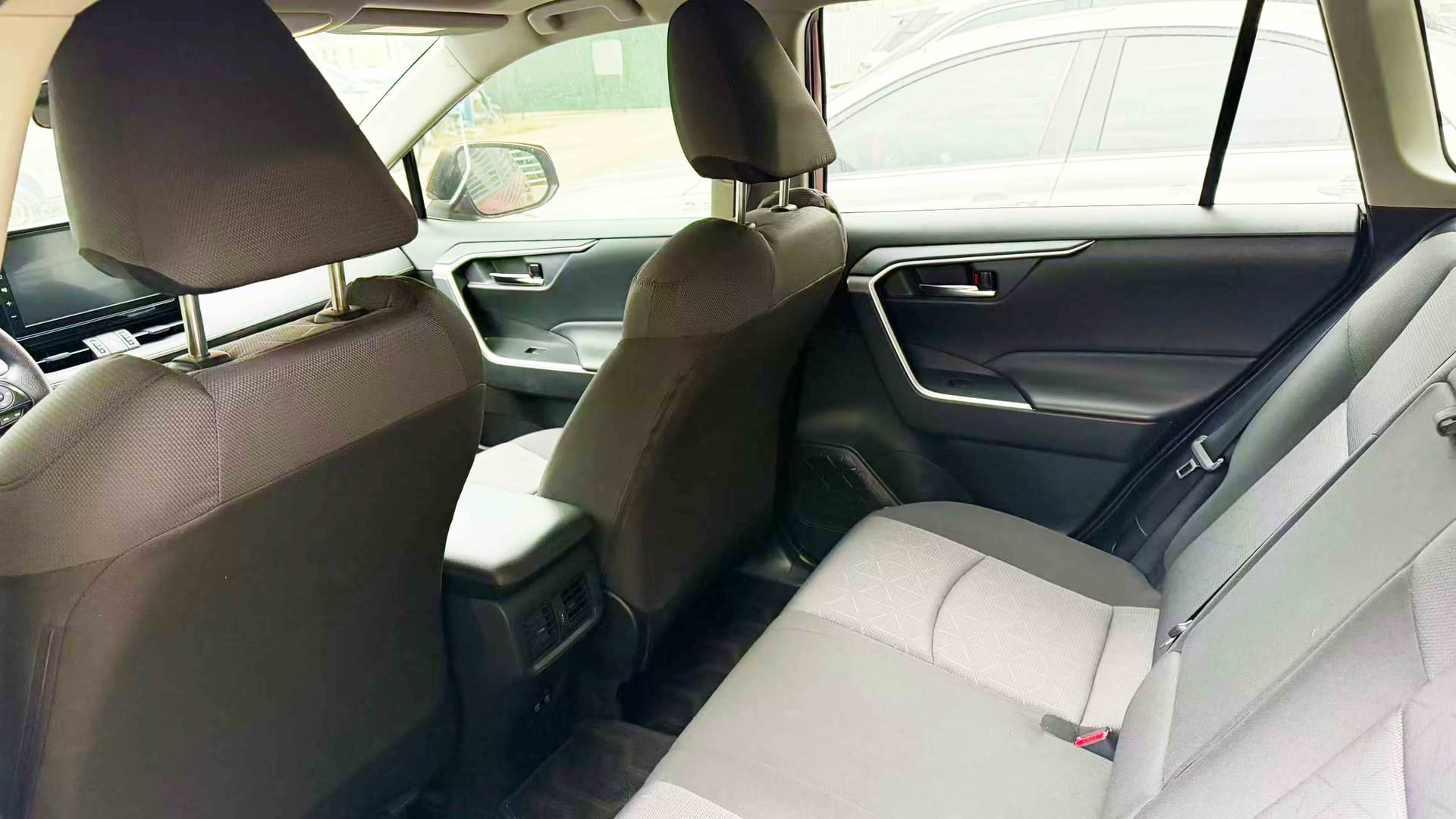Toyota RAV4 2020 miniature 3