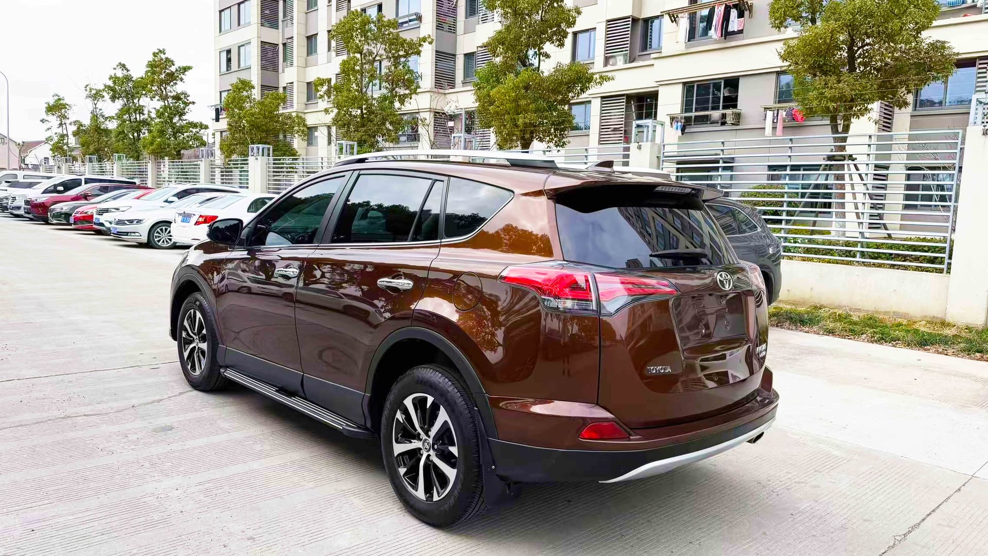 Toyota RAV4 2016 miniature 3