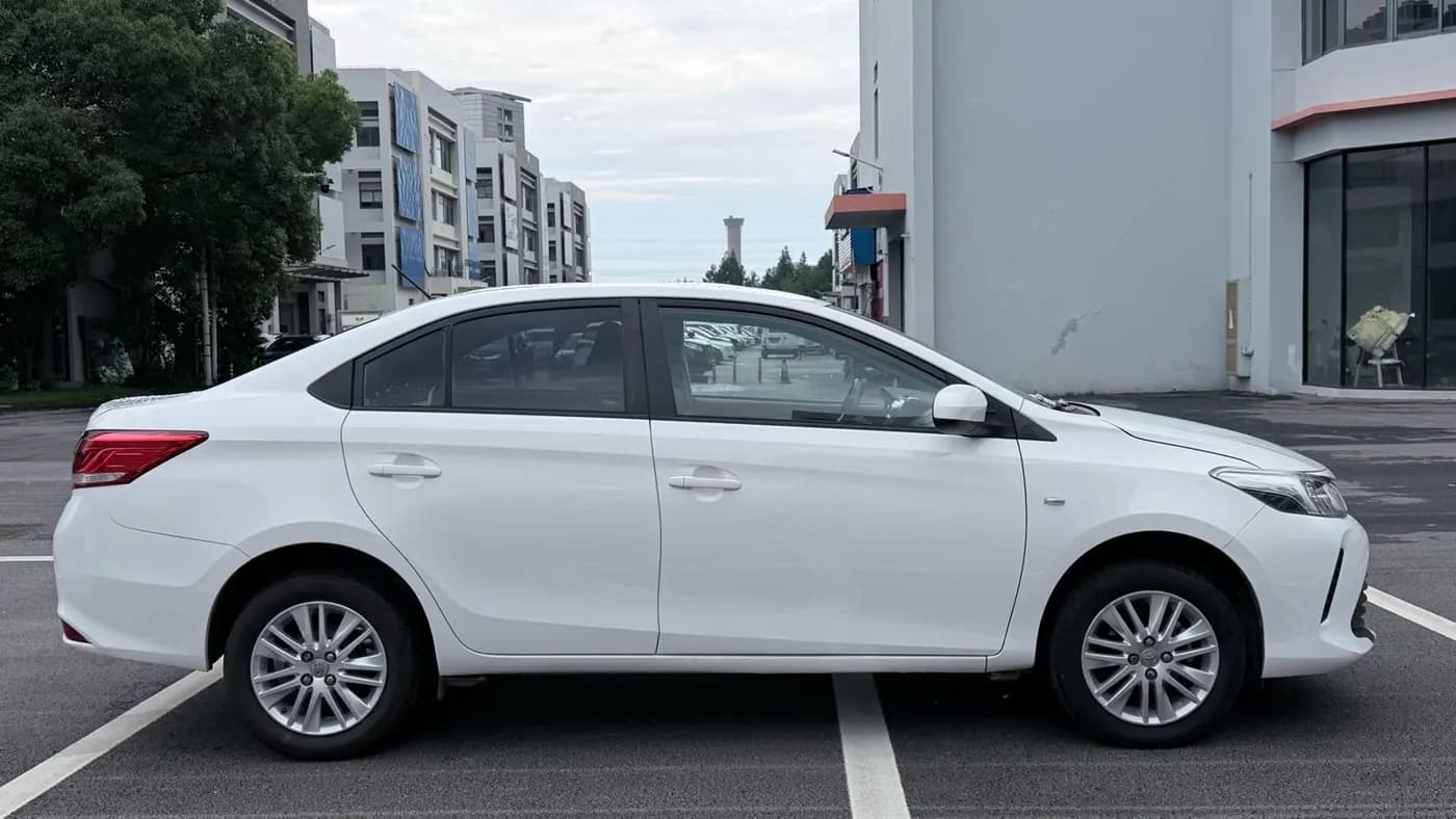Toyota VIOS 2018 miniature 4